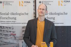Prof. Dr. Tilman Santarius