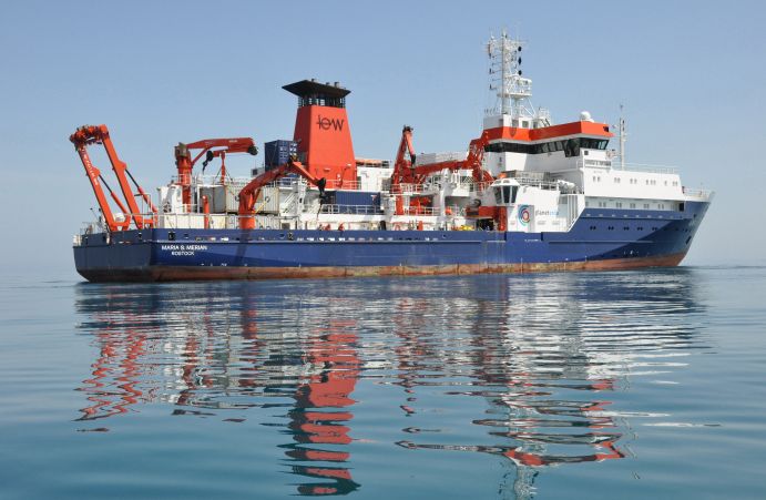 Die MARIA S. MERIAN auf See: Das knapp 100 Meter lange deutsche Forschungsschiff ist derzeit im Nordatlantik unterwegs. Forschungsschiff MARIA S. MERIAN