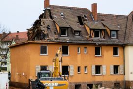 Am Abriss von Gebäuden fällt nicht nur Müll an. Wichtige Rohstoffe gilt es zu erhalten und zu recyclen. 