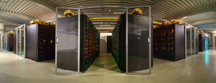 Der Supercomputer HLRE-3 „Mistral" am Deutschen Klimarechenzentrum (DKRZ)