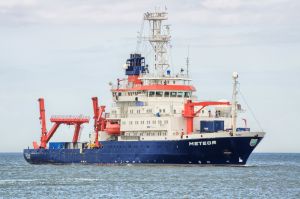 Das Forschungsschiff METEOR während einer früheren Expedition im Atlantik Forschungsschiff METEOR