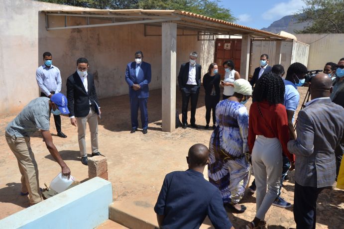 The official laying of the foundation stone was attended by representatives of WASCAL, the local university and the cooperation partners, including Dr Moumini Savadogo, Executive Director of the WASCAL Science Service Centre (4th from left). The official laying of the foundation stone was attended by representatives of WASCAL, the local university and the cooperation partners, including Dr Moumini Savadogo, Executive Director of the WASCAL Science Service Centre (4th from left).