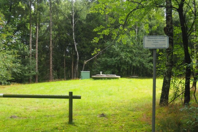 Symbolbild Trinkwasserschutzgebiet. 
Die kostbare Ressource Grundwasser ist vielerorts verschmutzt, und häufig wird den unterirdischen Grundwasserleitern mehr Wasser entnommen, als sich nachbilden kann. Die SÖF-Forschungsgruppe „regulate“ unter der Leitung des ISOE – Institut für sozial-ökologische Forschung untersucht, wie die „unsichtbare“ Ressource besser geschützt werden kann.