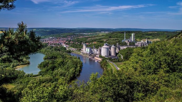 Sustainable reduction of CO2 emissions in the cement and concrete industry, cement plant in Lengfurt, Germany.