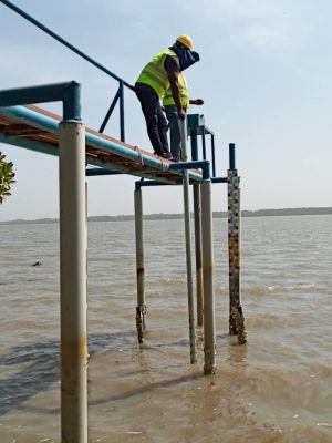 Mit dem neu installierten, automatischen hydrometeorologischen Sensor in Ballingho, Gambia, erhält WASCAL optimierte Daten zur Katastrophenvorsorge. Mit dem neu installierten, automatischen hydrometeorologischen Sensor in Ballingho, Gambia, erhält WASCAL optimierte Daten zur Katastrophenvorsorge.