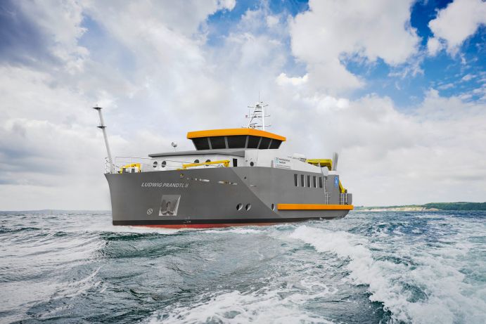 Das neue Forschungsschiff des Helmholtz-Zentrums Hereon vereint Küstenforschung und innovative Technologien für eine sauberere Schifffahrt. Das neue Forschungsschiff des Helmholtz-Zentrums Hereon vereint Küstenforschung und innovative Technologien für eine sauberere Schifffahrt.