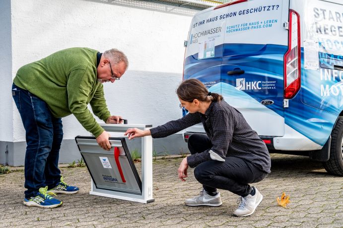 Flutschotts eigenen sich sowohl zur Sicherung von Fenstern als auch von Türen. Dazu werden im Fenster- oder Türrahmen Schotts eingelegt…