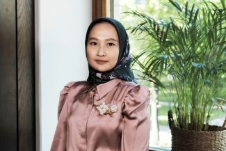 NaWaM alumna Louise Desrainy Maryonoputri from Indonesia