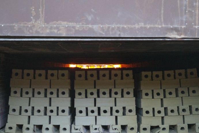 Eingang zum Schamotteofen der Kärlicher Ton- und Schamottewerke Eingang zum Schamotteofen der Kärlicher Ton- und Schamottewerke