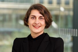 Alexandra Idler ist Klimaanpassungsmanagerin bei der Stadt Mannheim und koordiniert das BMBF-Projekt SMARTilienceGoesLive, das die Umsetzung des neuen Hitzeaktionsplans zum Ziel hat.