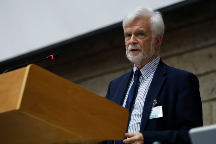 Jim Skea wird die Arbeit des IPCC für die nächsten fünf bis sieben Jahre leiten. Jim Skea wird die Arbeit des IPCC für die nächsten fünf bis sieben Jahre leiten.