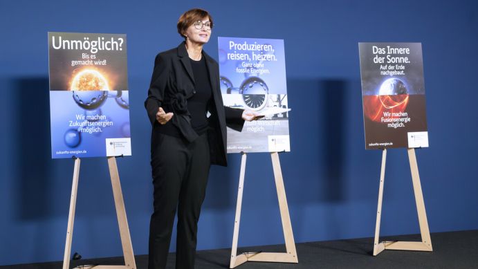 Bundesministerin Bettina Stark-Watzinger stellt die Kampagne zu den Zukunftsenergien vor. Bundesministerin Bettina Stark-Watzinger stellt die Kampagne zu den Zukunftsenergien vor.