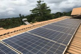 As in many developing and newly industrialising countries, power outages occur time and again in Ghana. In the German-Ghanaian joint project EnerSHelF, experts from science and practice have installed photovoltaic modules on the roof of St Dominic's Hospital in Akwatia, Ghana. 