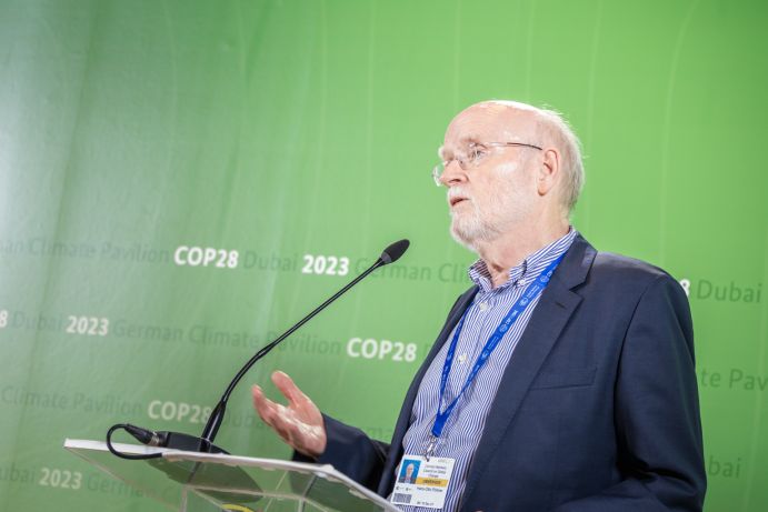 Hans-Otto Pörtner, Ko-Vorsitzender der IPCC-Arbeitsgruppe II im sechsten Berichtszyklus, gab einen Überblick zum aktuellen Stand des Wissens aus dem Sechsten IPCC-Sachstandsbericht.