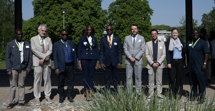 v.l.: Prof. Z. Getenga, Prof. U. Rau, Prof. B. Kone, Dr. J. Olwoch, J. F. Sempore, Dr. P. Jansens, A. Lahnaoui, Dr. H. Heinrichs, Dr. S. Agbo v.l.: Prof. Z. Getenga, Prof. U. Rau, Prof. B. Kone, Dr. J. Olwoch, J. F. Sempore, Dr. P. Jansens, A. Lahnaoui, Dr. H. Heinrichs, Dr. S. Agbo