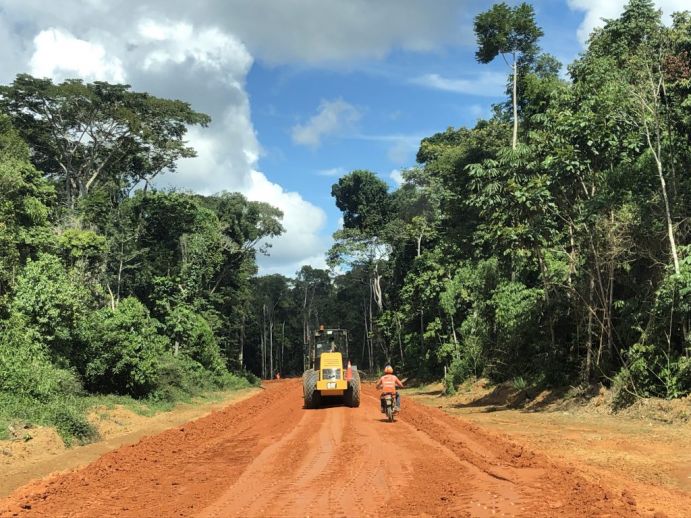 Das Forschungsprojekt PRODIGY befasst sich intensiv mit der Frage, wie die Böden des Amazonas-Regenwaldes in Zukunft in ihrer Widerstandsfähigkeit gestärkt werden können. Das Forschungsprojekt PRODIGY befasst sich intensiv mit der Frage, wie die Böden des Amazonas-Regenwaldes in Zukunft in ihrer Widerstandsfähigkeit gestärkt werden können.
