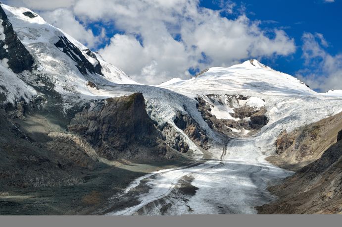 Teilweise geschmolzener Gletscher 