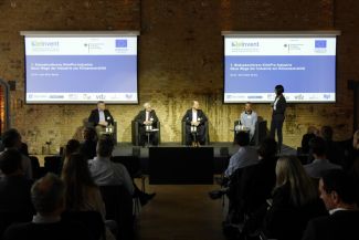 Wissenschaft und Industrie standen bei den "KlimPro-Industrie"-Projekten in engem Austausch – regelmäßig wurden neue Forschungsergebnisse gemeinsam diskutiert und Ideen weiterentwickelt. Jetzt kommen zur Abschlusskonferenz alle Projekte ein weiteres Mal zusammen.