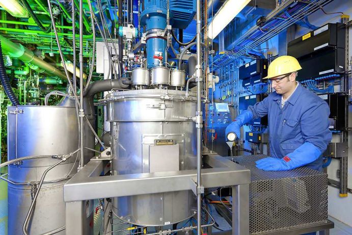 Kunststoffe aus Co2 - die Produktionsanlage von Covestro