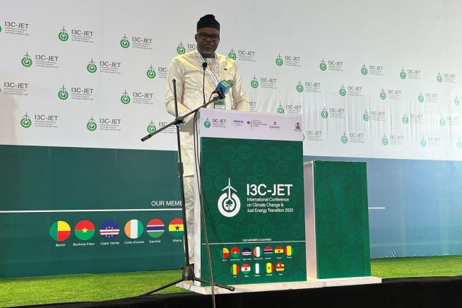 I3C-JET-Konferenz als Meilenstein für WASCAL – In seiner Ansprache an die Teilnehmenden während der Eröffnungszeremonie betonte Prof. Emmanuel Ramdé, Exekutivdirektor des westafrikanischen Klimakompetenzzentrums WASCAL, die Mission der Organisation, die Widerstandsfähigkeit Westafrikas gegenüber dem Klimawandel durch Kapazitätsaufbau, Forschung und Klimadienstleistungen zu stärken.