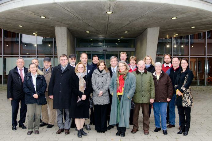 Delegatioinsmitglieder des Ministeirums für Bildung und Wissenschaft der Russischen Föderation (MON) und dem Bundesministerium für Bildung und Forschung der Bundesrepublik Deutschland (BMBF) in Kiel (GEOMAR).